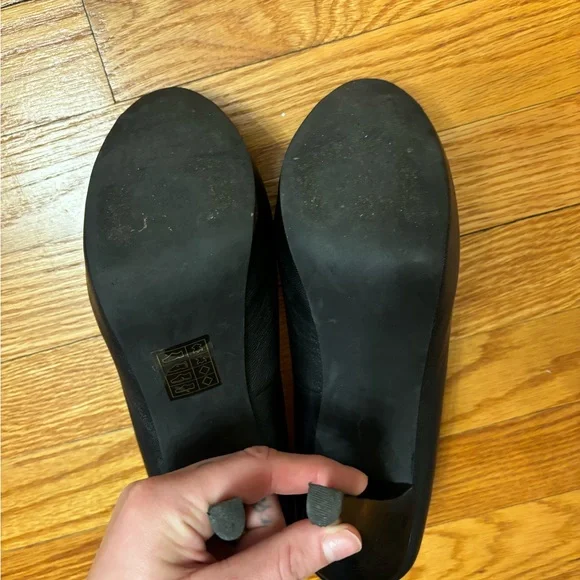 Michael Kors Women's Black Courts - Picture 4 of 6